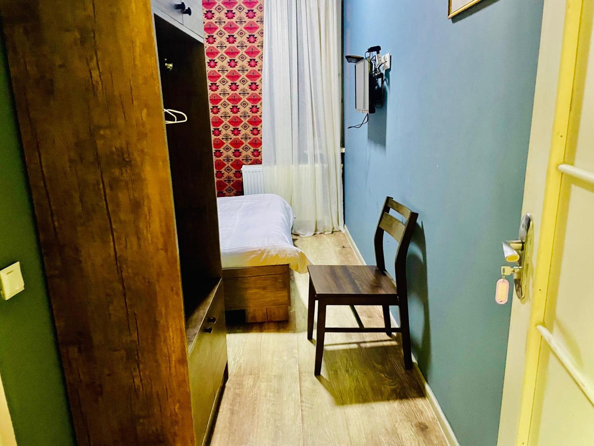 Hotel Klarastan Bon Voyage Tbilisi Bagian luar foto