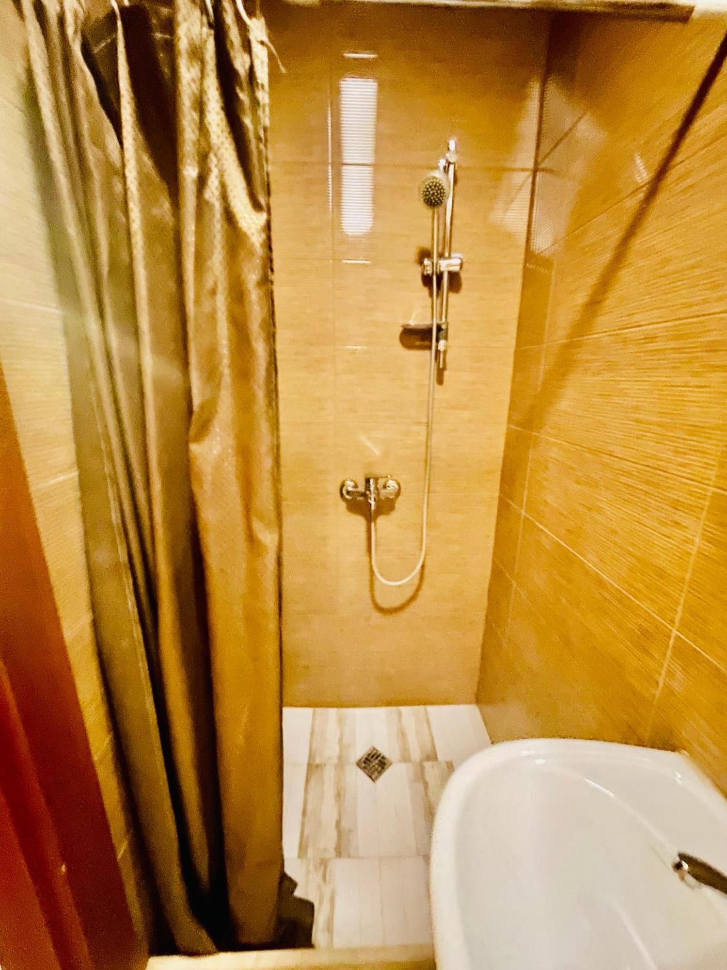 Hotel Klarastan Bon Voyage Tbilisi Bagian luar foto