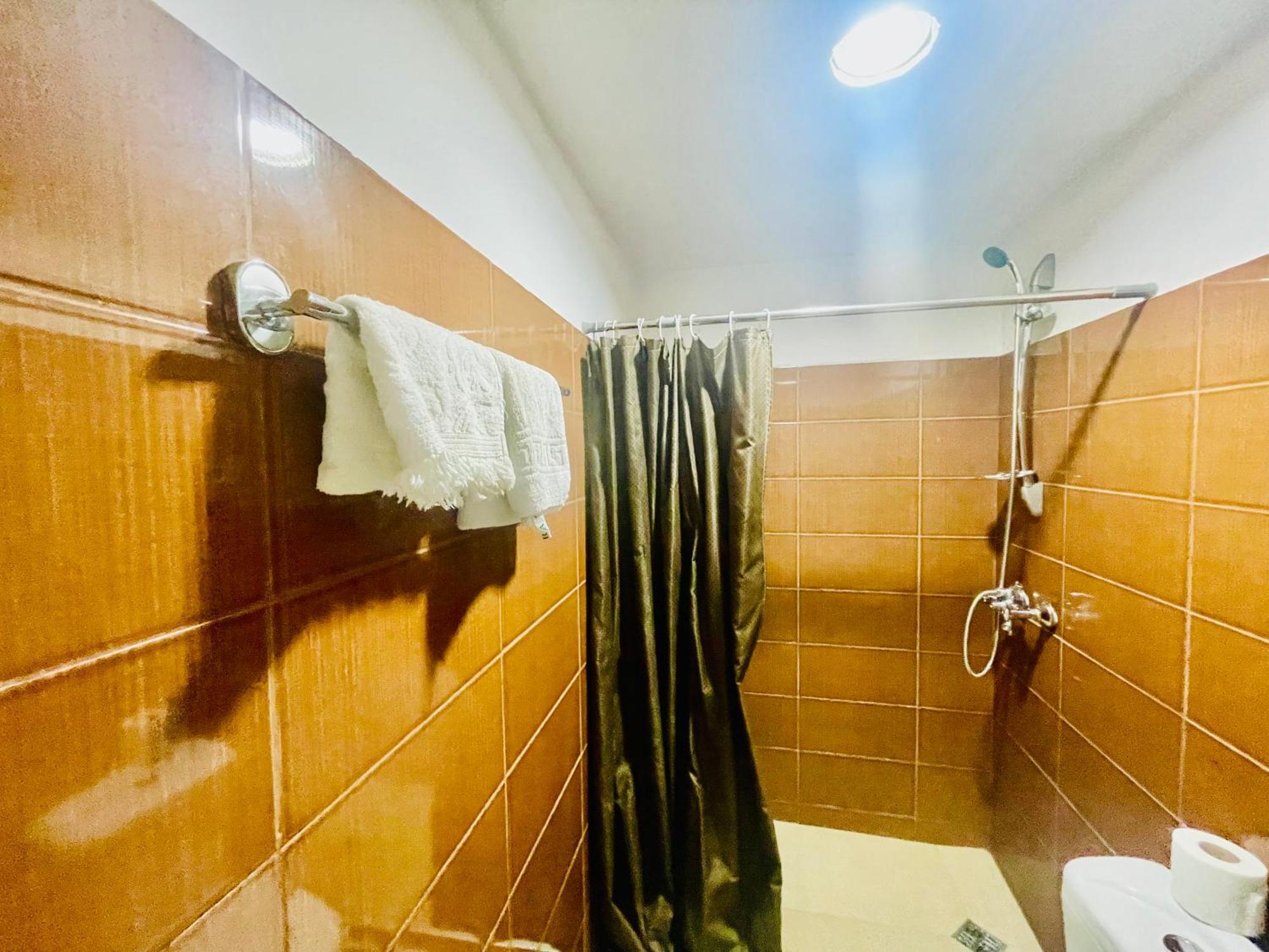 Hotel Klarastan Bon Voyage Tbilisi Bagian luar foto