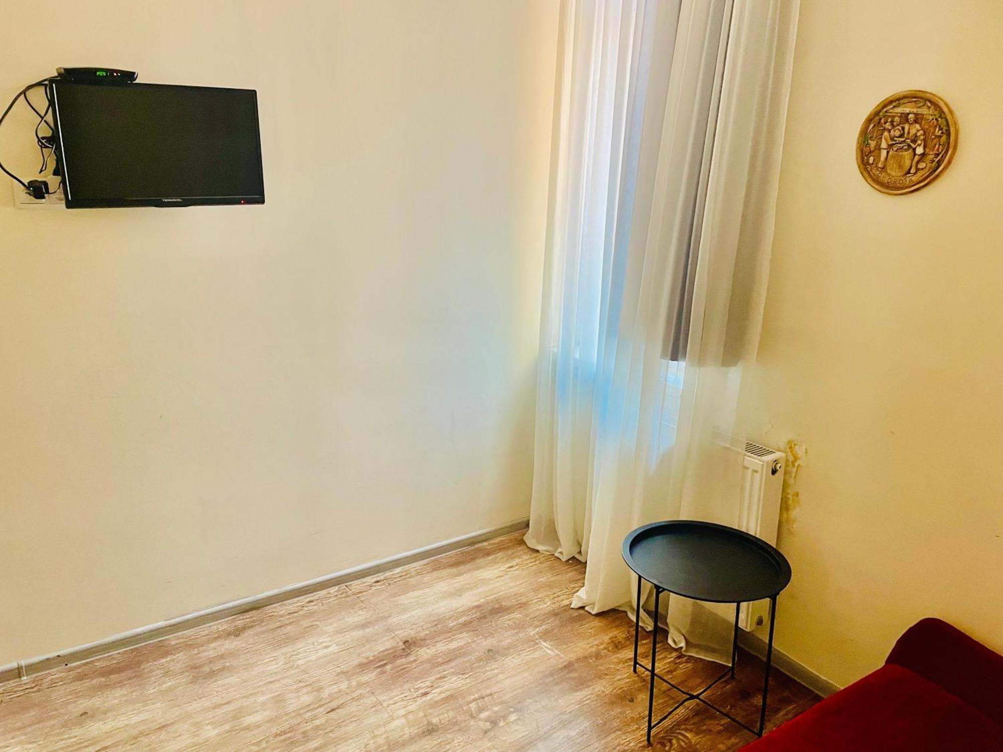 Hotel Klarastan Bon Voyage Tbilisi Bagian luar foto