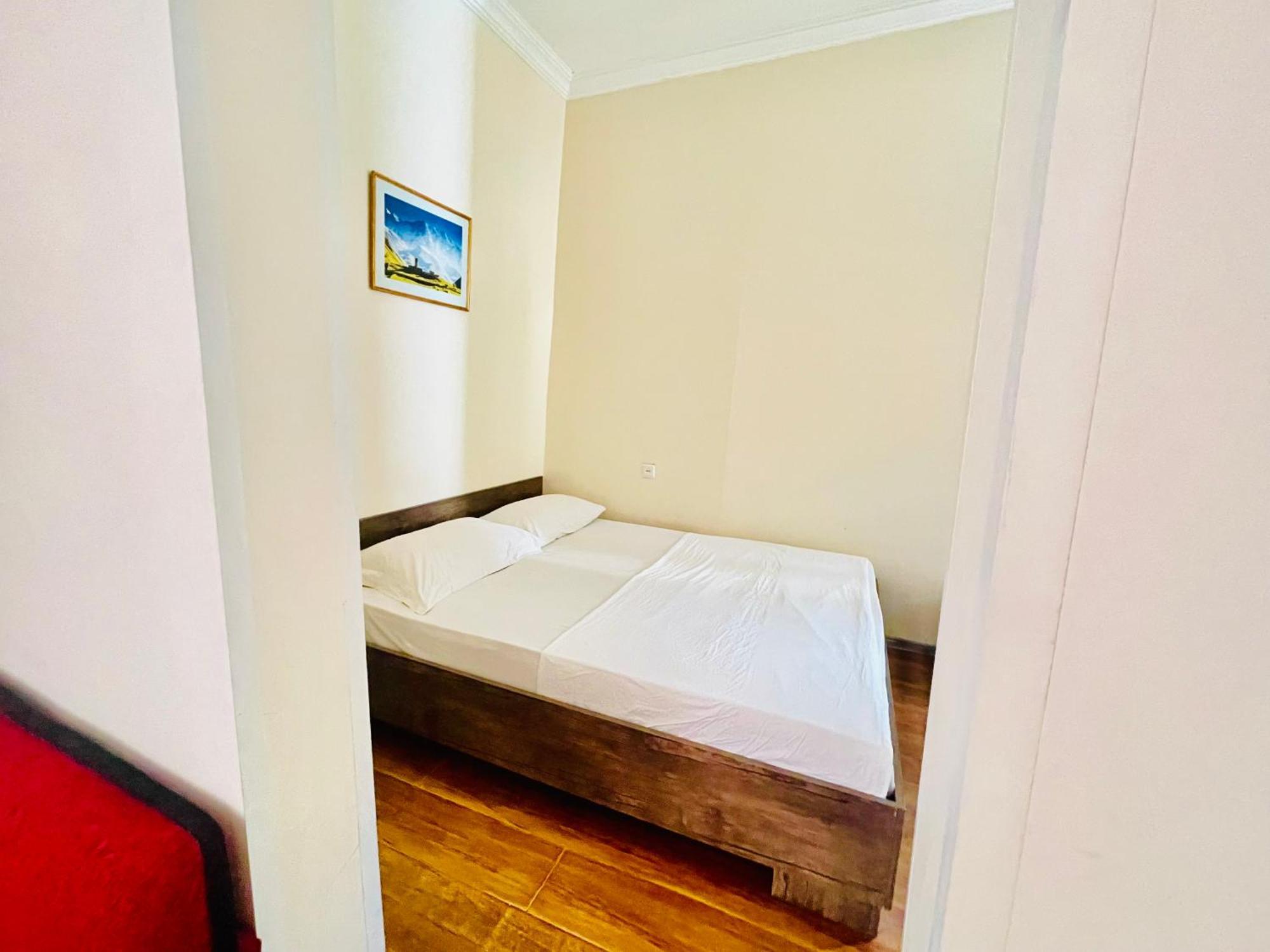 Hotel Klarastan Bon Voyage Tbilisi Bagian luar foto
