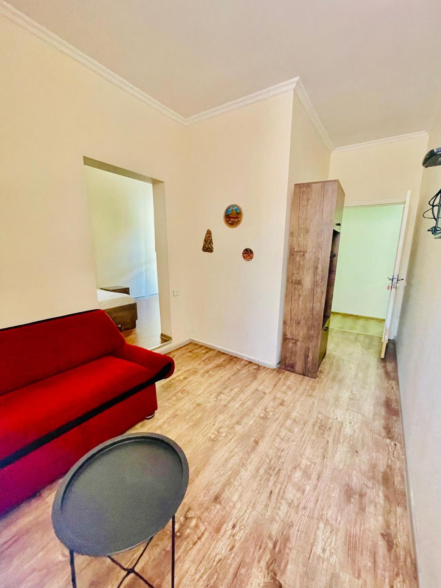 Hotel Klarastan Bon Voyage Tbilisi Bagian luar foto