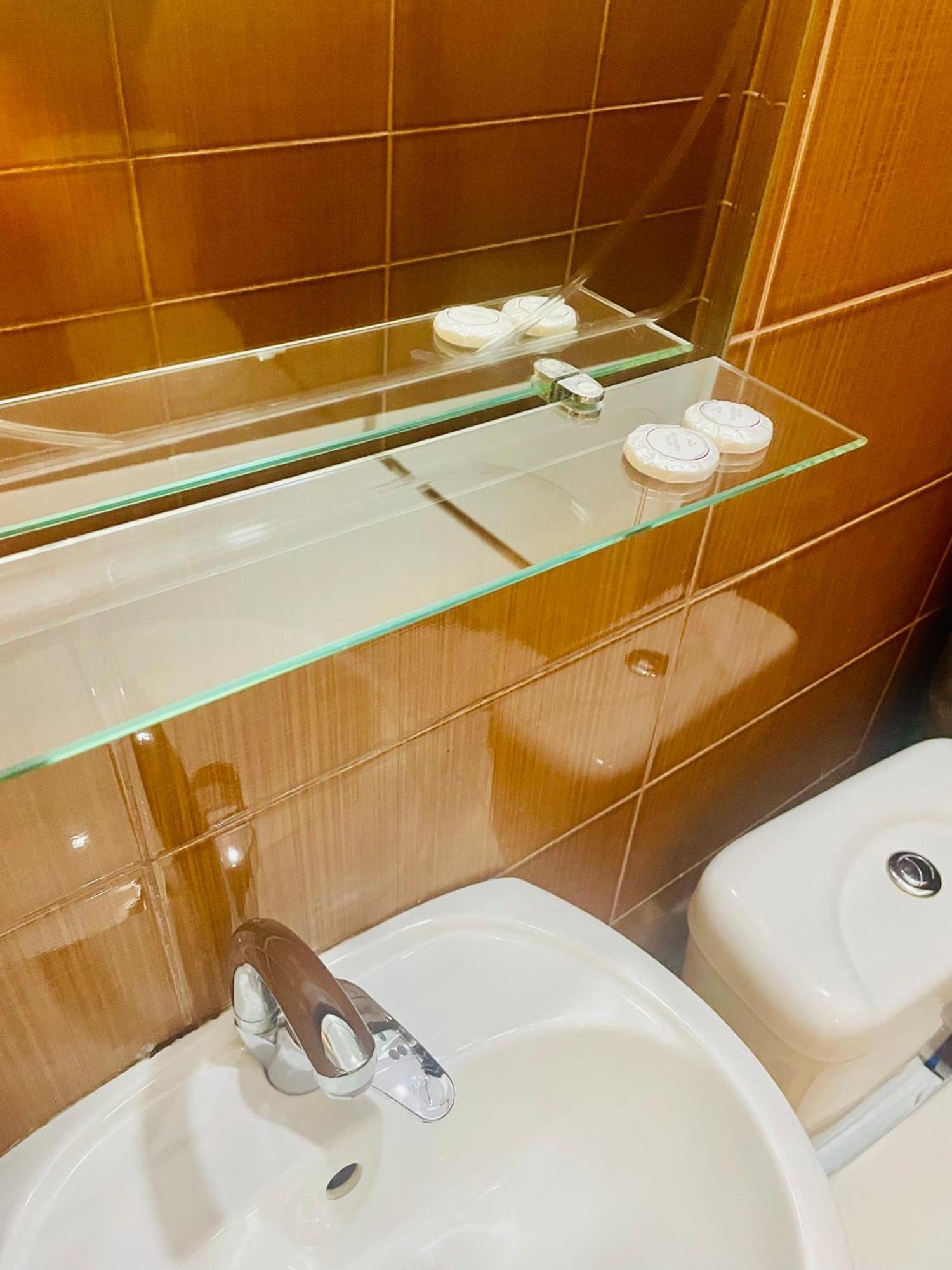 Hotel Klarastan Bon Voyage Tbilisi Bagian luar foto
