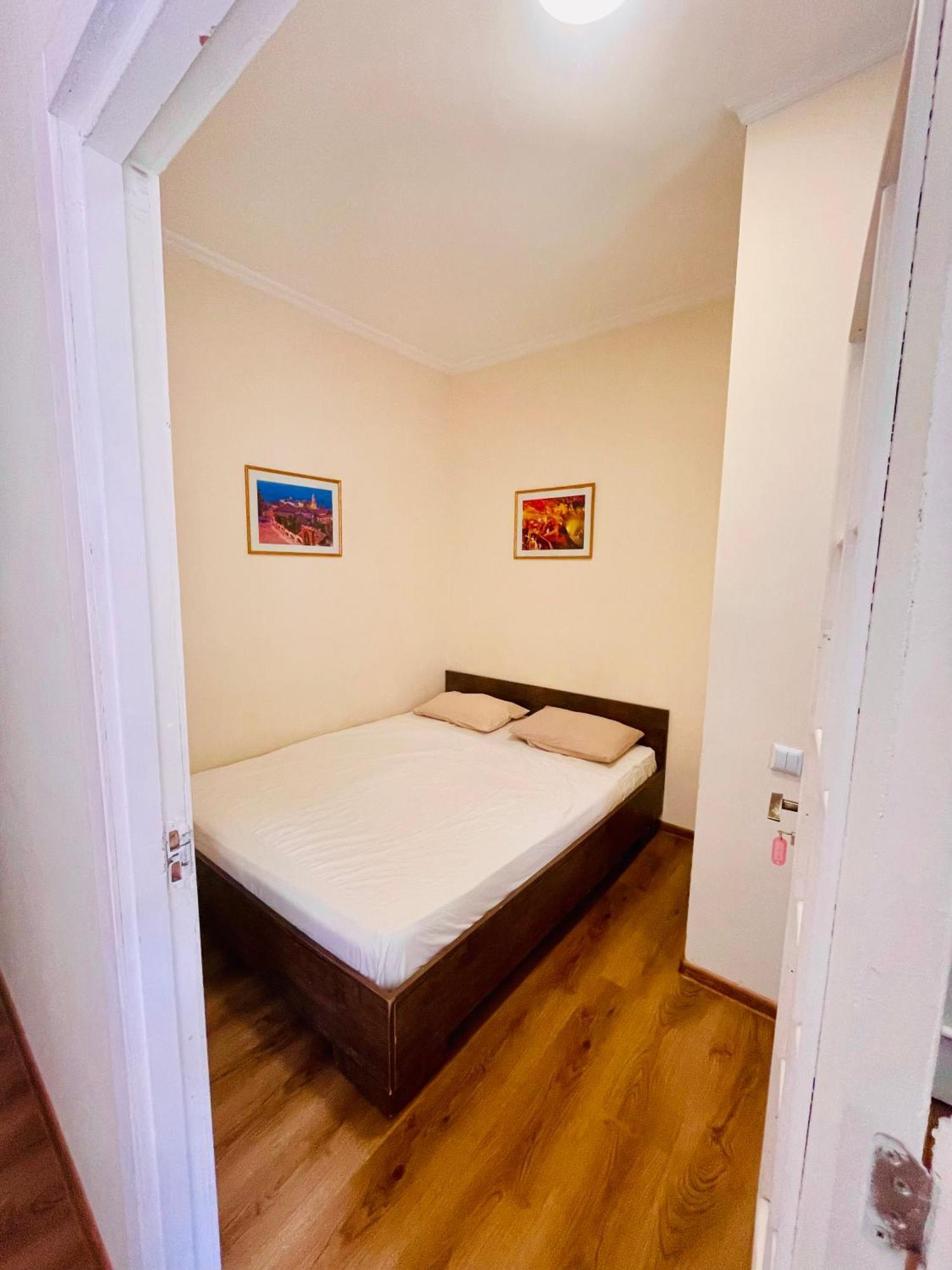 Hotel Klarastan Bon Voyage Tbilisi Bagian luar foto