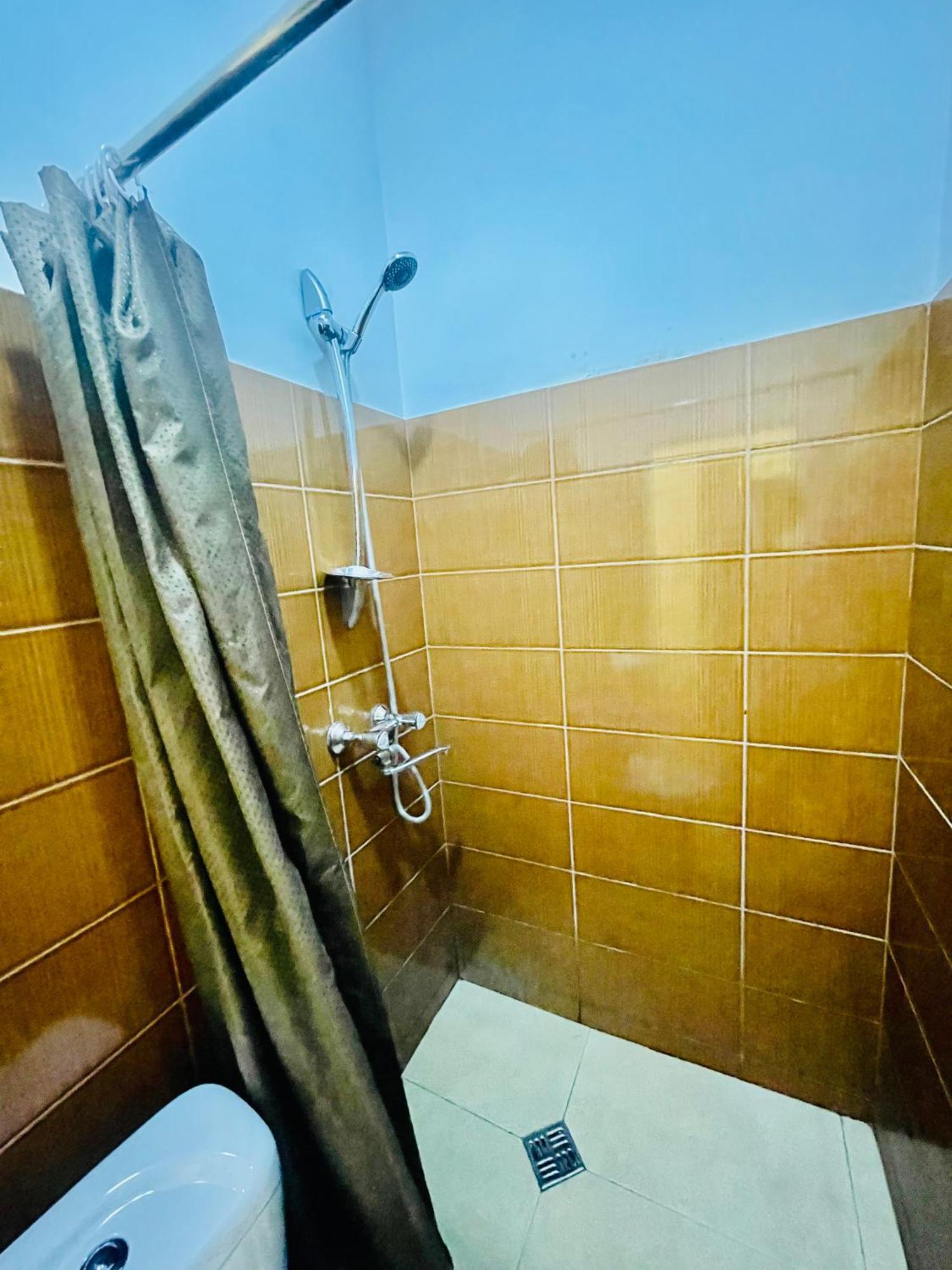 Hotel Klarastan Bon Voyage Tbilisi Bagian luar foto