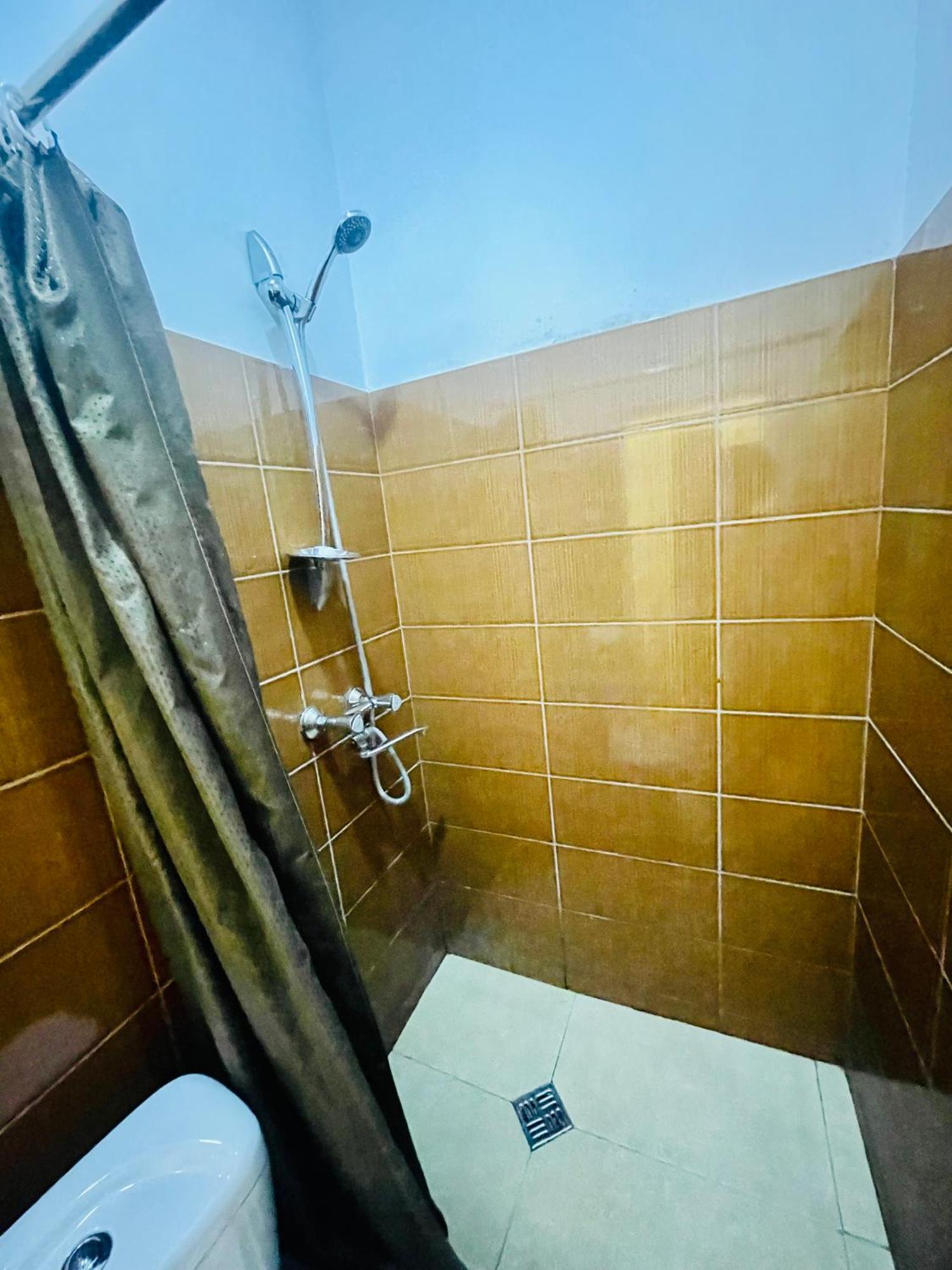 Hotel Klarastan Bon Voyage Tbilisi Bagian luar foto