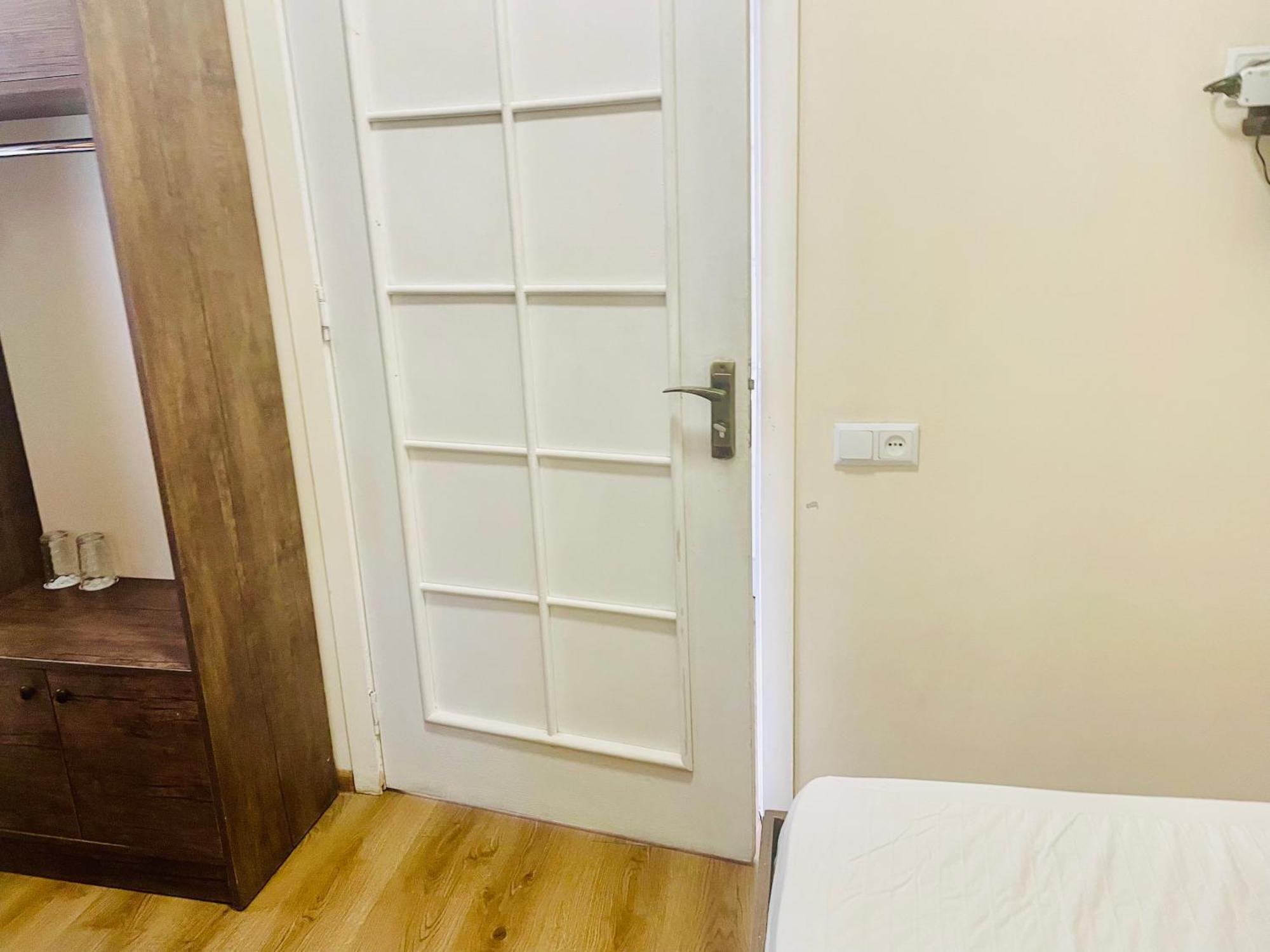 Hotel Klarastan Bon Voyage Tbilisi Bagian luar foto