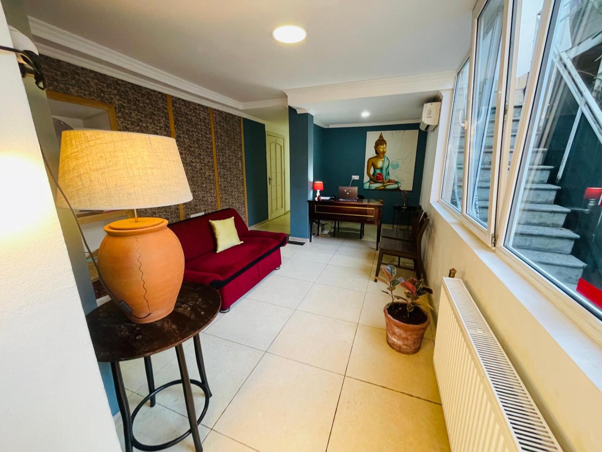 Hotel Klarastan Bon Voyage Tbilisi Bagian luar foto